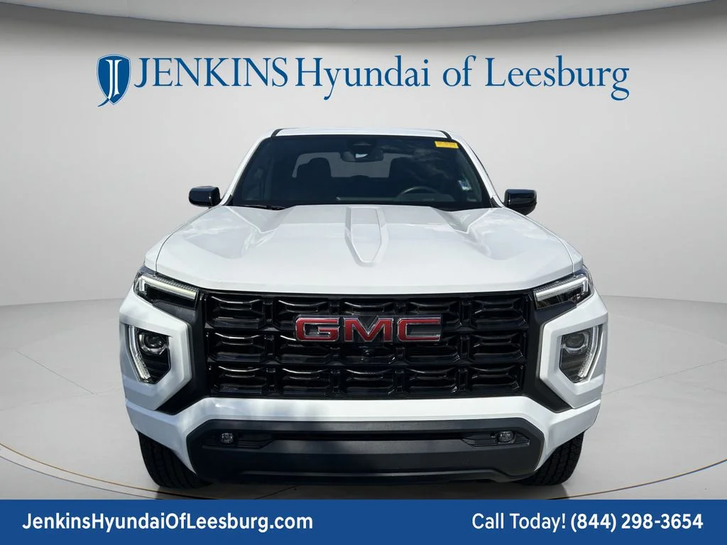 Used 2024 White GMC Elevation image 12