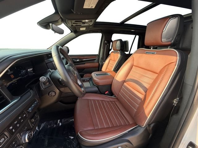 Used 2023 White GMC Denali Ultimate image 10