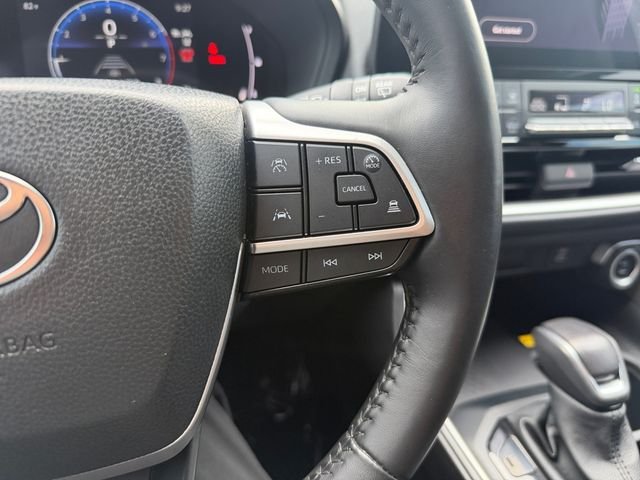 Used 2025 Black Toyota XLE image 23