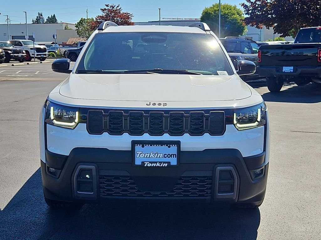 New 2026 Bright White Clear-Coat Exterior Paint Jeep Limited image 9