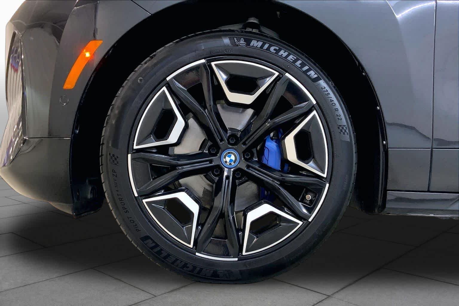 Used 2023 Black Sapphire Metallic BMW xDrive50 image 10