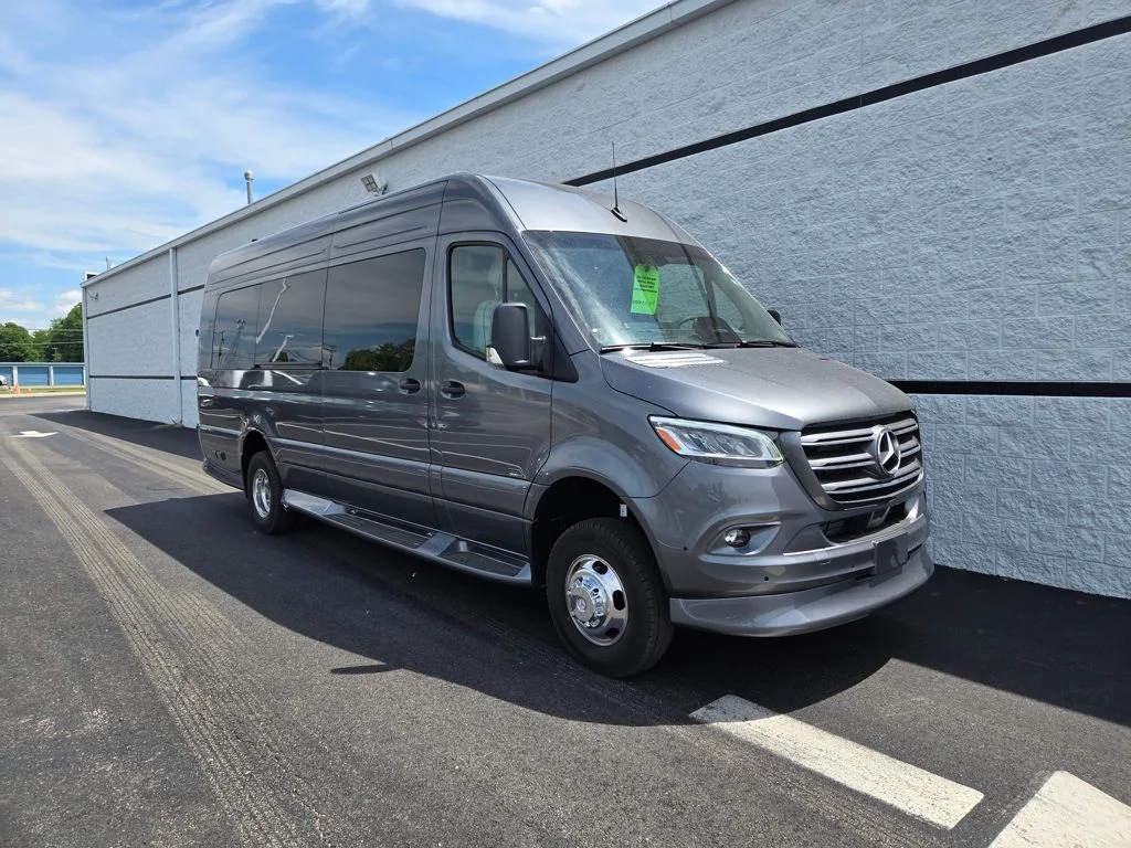 New 2026 Grey Mercedes-Benz Midwest Luxe Cruiser image 3