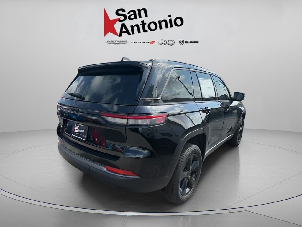 New 2026 Diamond Black Crystal Pearlcoat Jeep Limited image 14