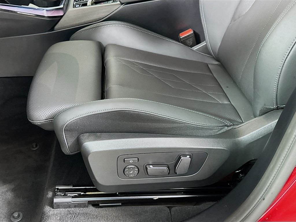 Used 2025 Vegas Red Metallic BMW 30 xDrive image 19