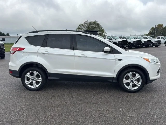 Used 2016 White Ford SE image 8