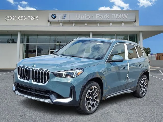 Used 2026 Cape York Green Metallic BMW xDrive28i image 1