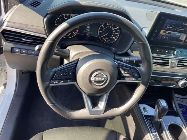 Used 2024 White Nissan 2.5 SV image 14