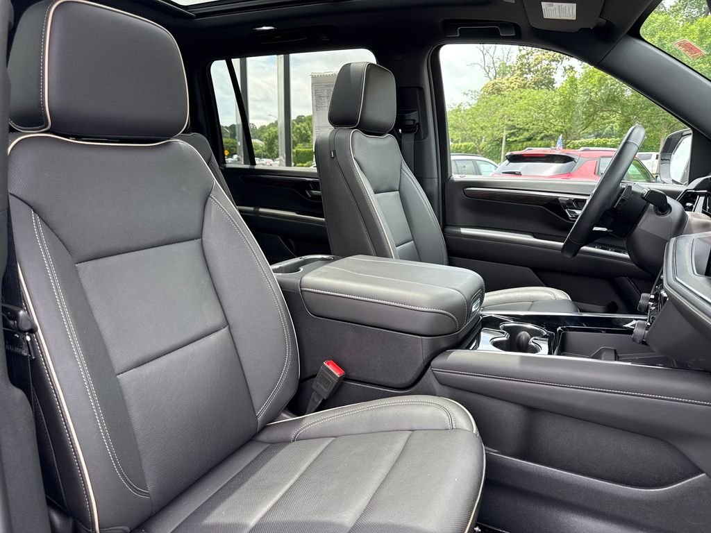 Used 2025 Gray Chevrolet Premier image 27