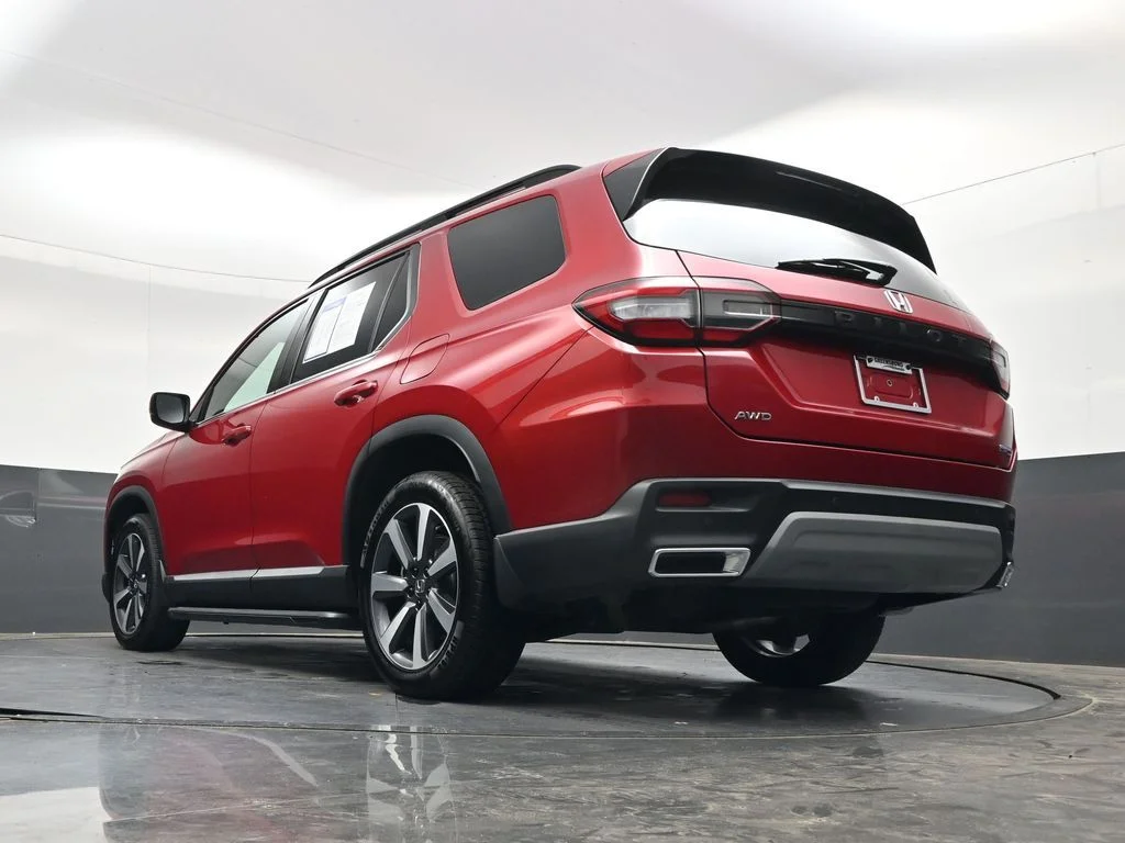 Used 2024 Radiant Red Metallic II Honda Touring image 36