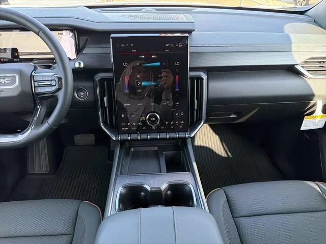 New 2026 Summit White GMC AT4 image 18
