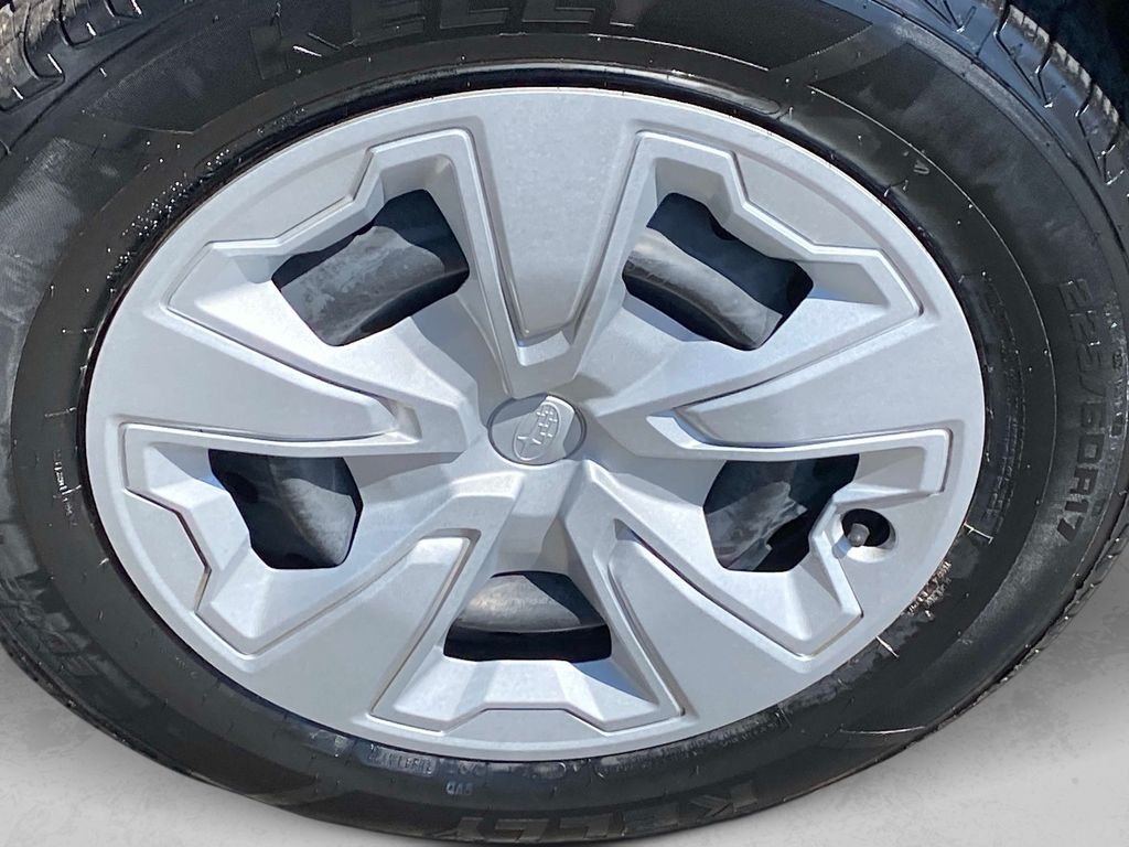 Used 2024 Gray Subaru Base image 27