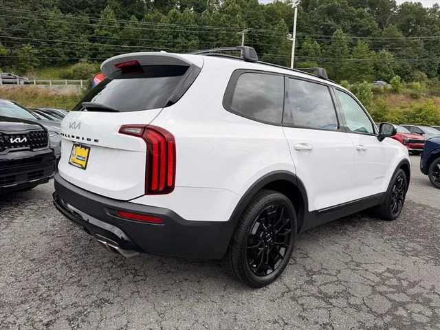 Used 2022 White Kia EX image 13