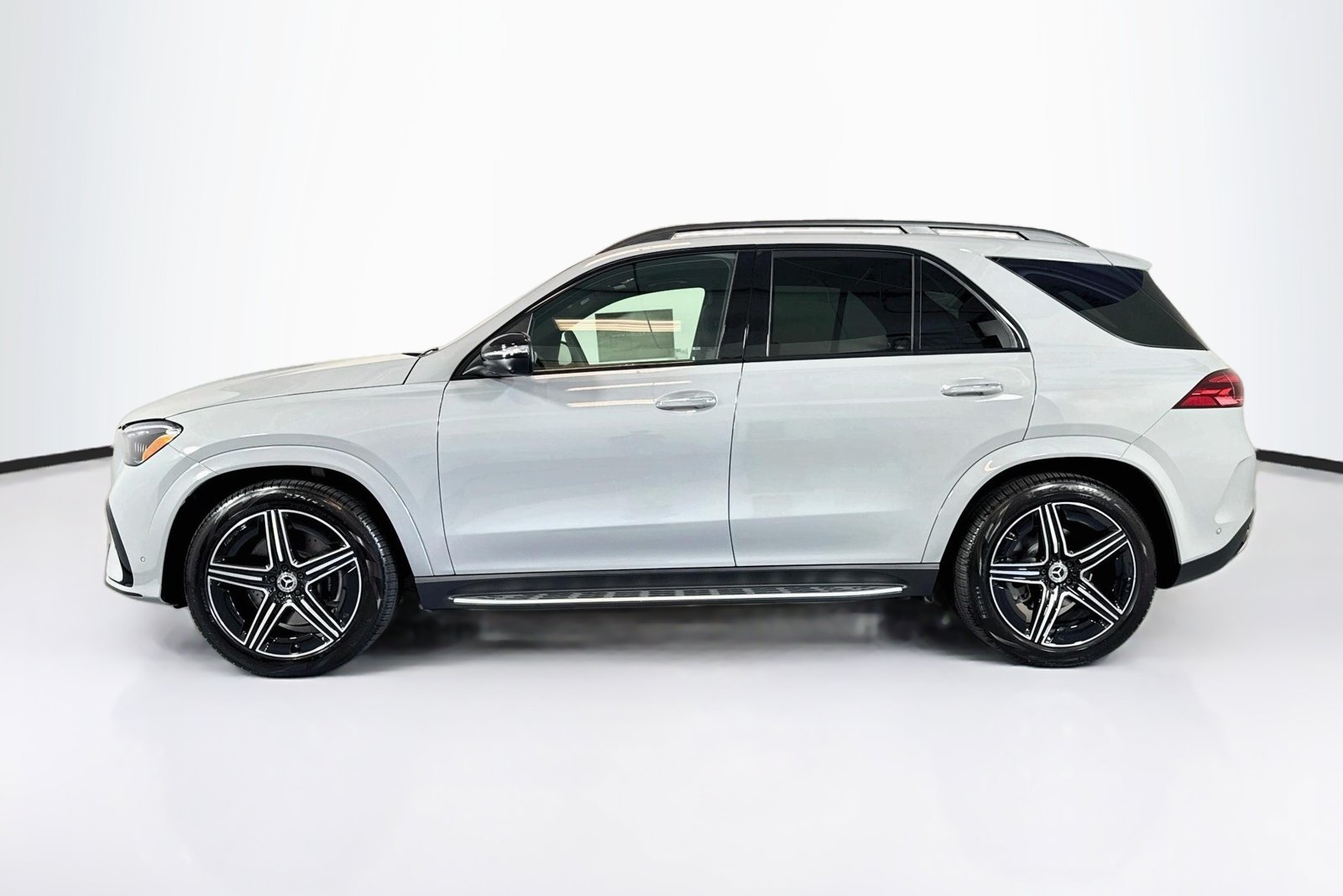 New 2026 MANUFAKTUR Alpine Grey Mercedes-Benz GLE 450 image 8