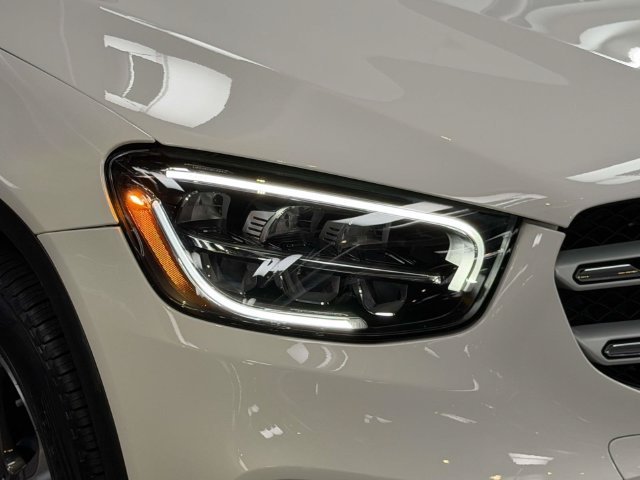 Certified Used 2022 White Mercedes-Benz GLC 300 image 9
