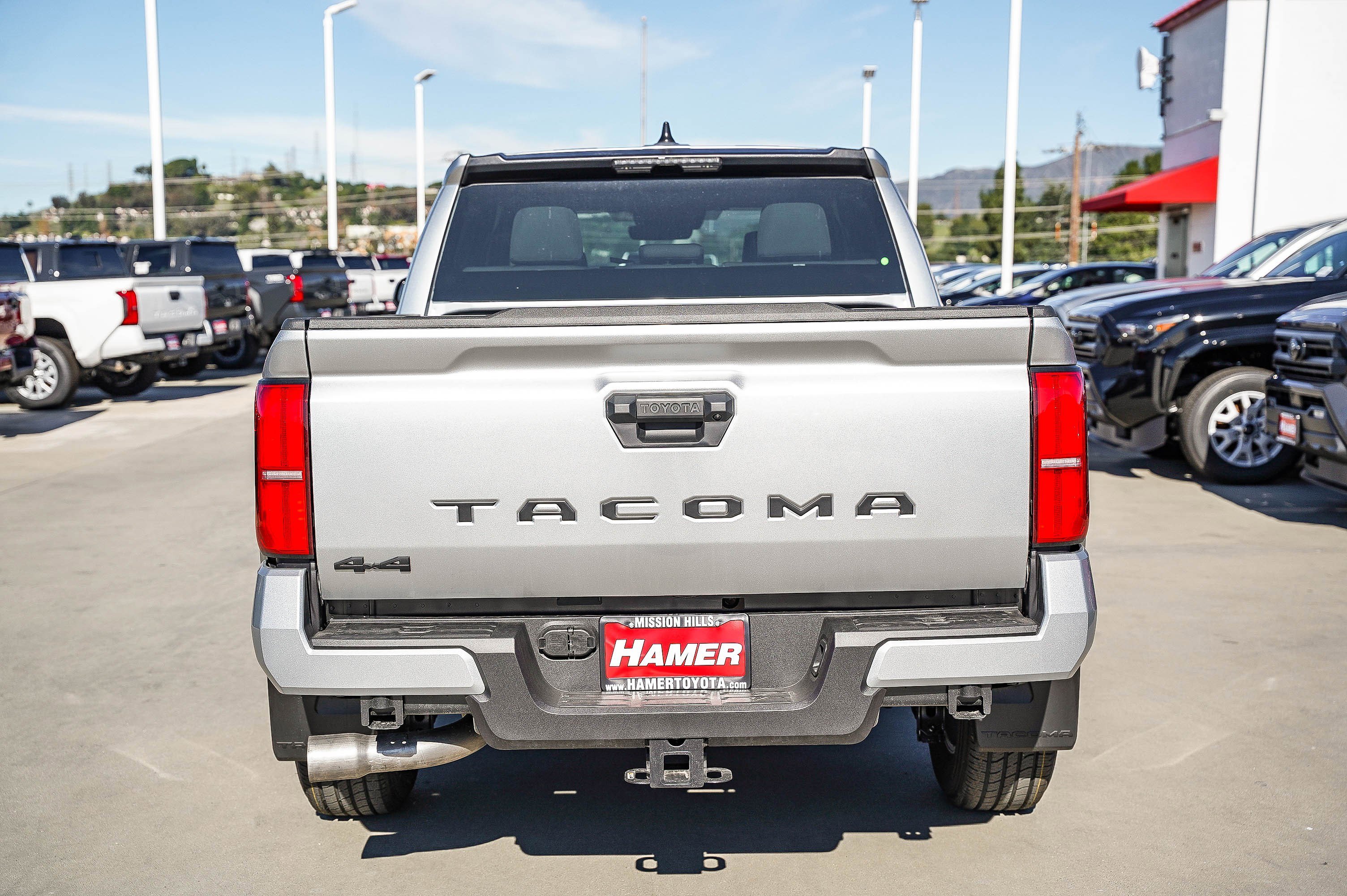 2026 Toyota Tacoma SR5 - Photo 9