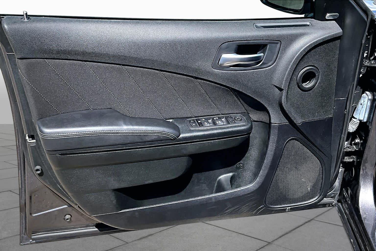 Used 2023 Granite Pearlcoat Dodge SXT image 24