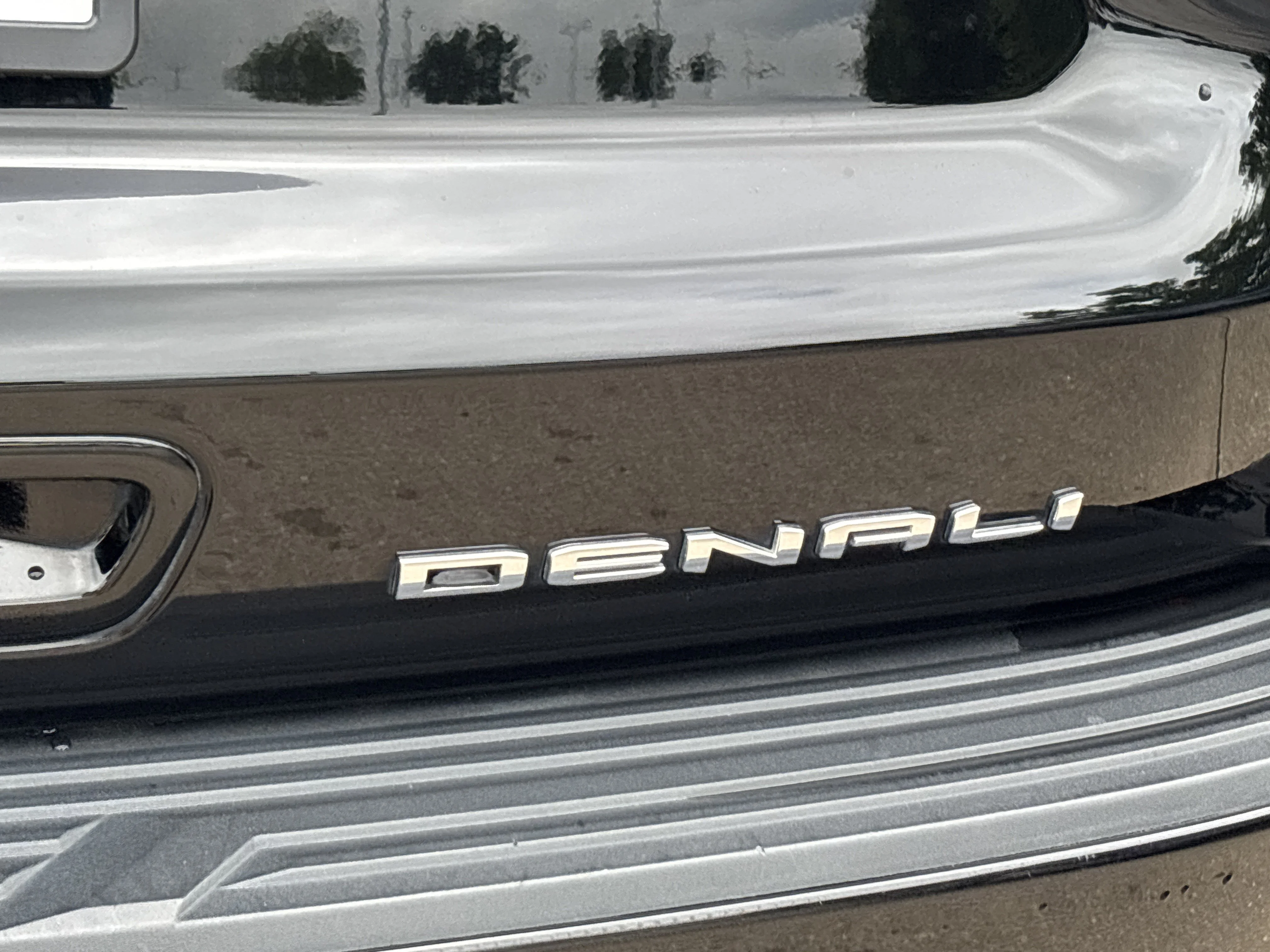 Used 2022 Onyx Black GMC Denali 4WD image 7