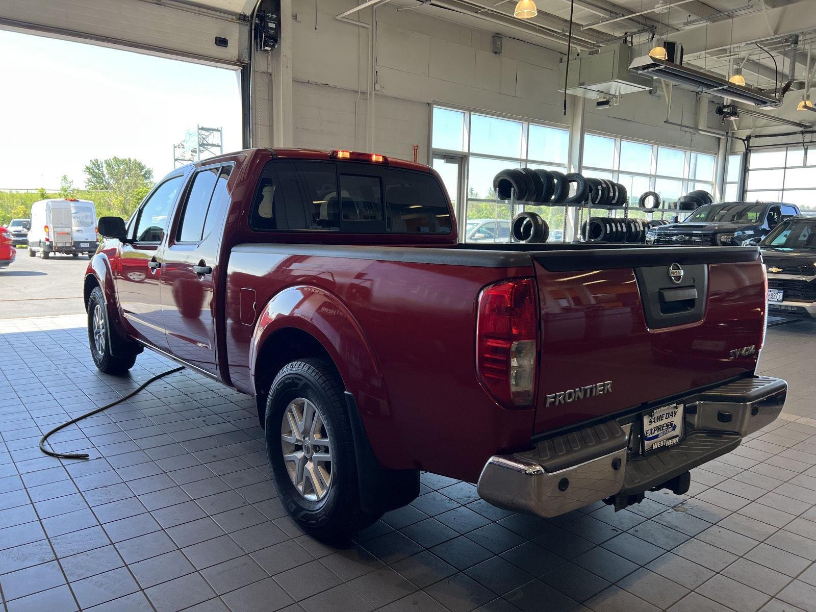 Used 2016 Lava Red Nissan SV image 5