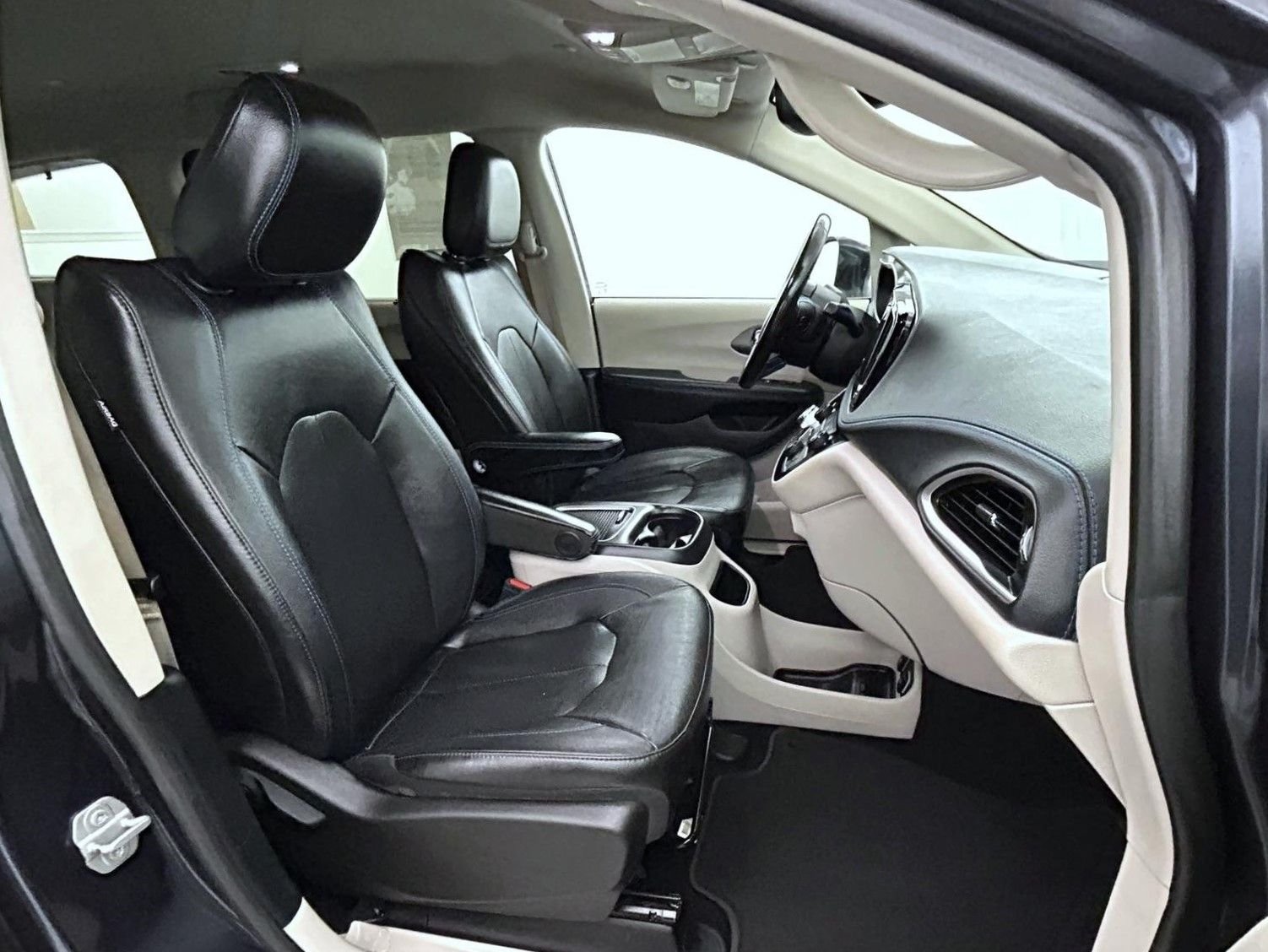 Used 2021 Gray Chrysler Touring L image 15