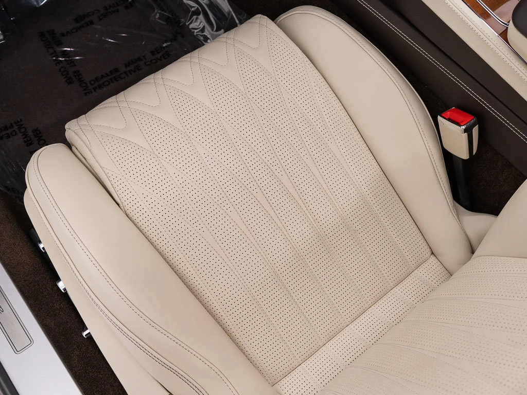 Certified Used 2026 White Sand - by Mulliner Bentley Azure image 27