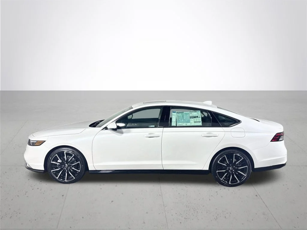 New 2026 Platinum White Pearl Honda Touring image 9