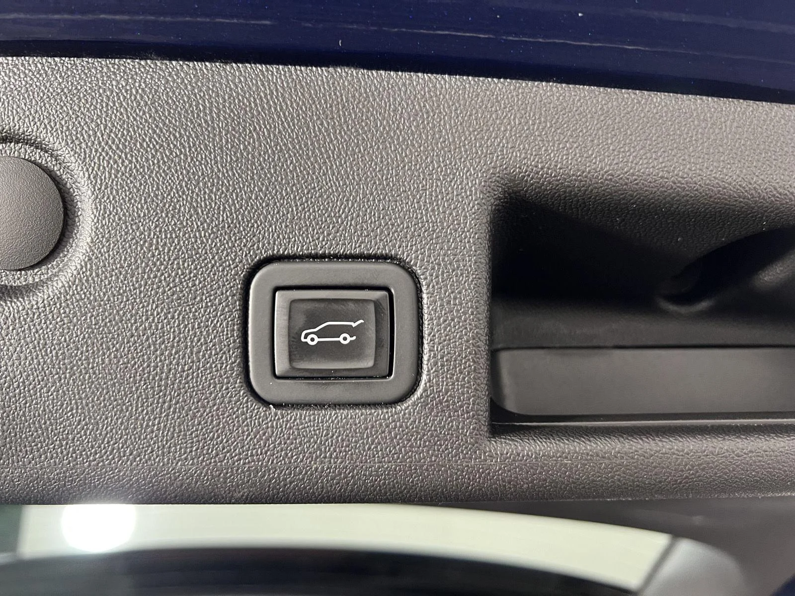 Used 2022 Blue Glow Metallic Chevrolet RS image 21