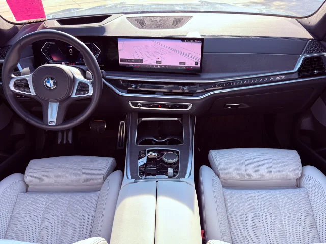 Used 2024 Gray BMW xDrive40i image 5