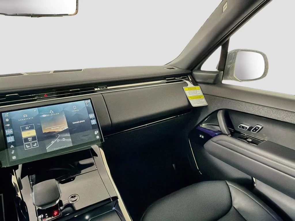 New 2026 Borasco Grey Land Rover Dynamic SE image 25