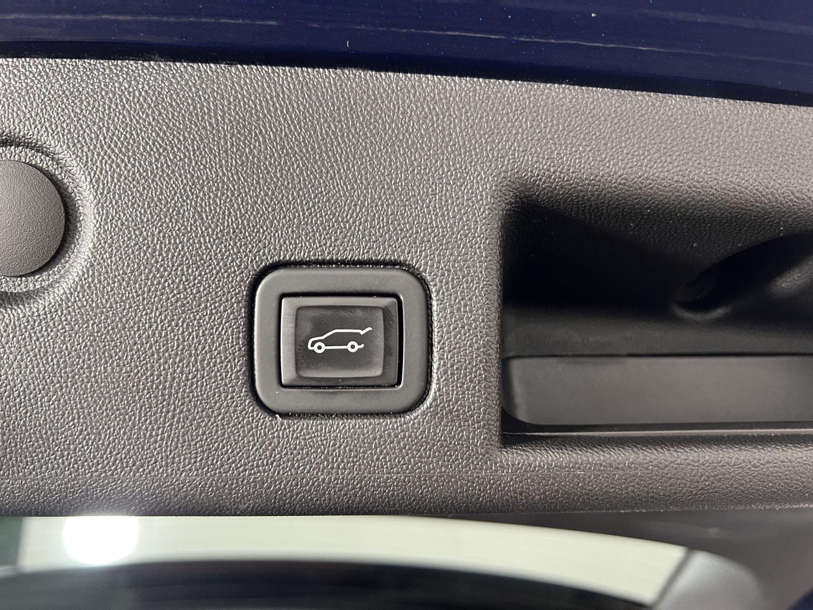 Used 2022 Blue Glow Metallic Chevrolet RS image 21