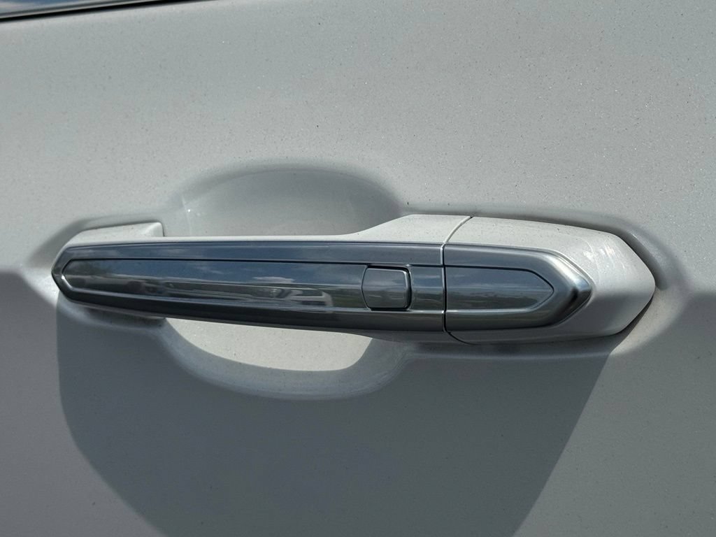 Used 2020 CRYSTAL WHITE TRICOAT Cadillac FWD Premium Luxury image 13