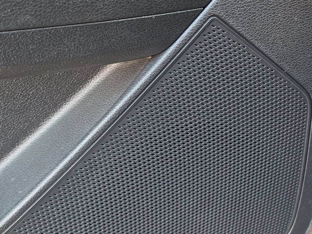 Certified Used 2025 Steel Gray Kia LX image 24