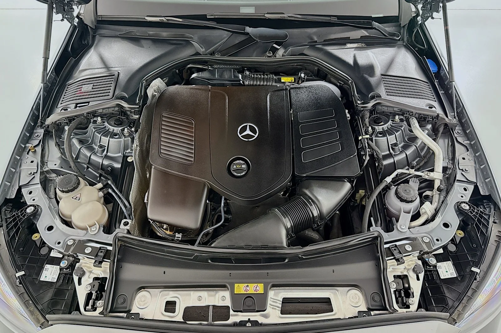 Used 2023 Selenite Grey Metallic Mercedes-Benz C 300 image 10