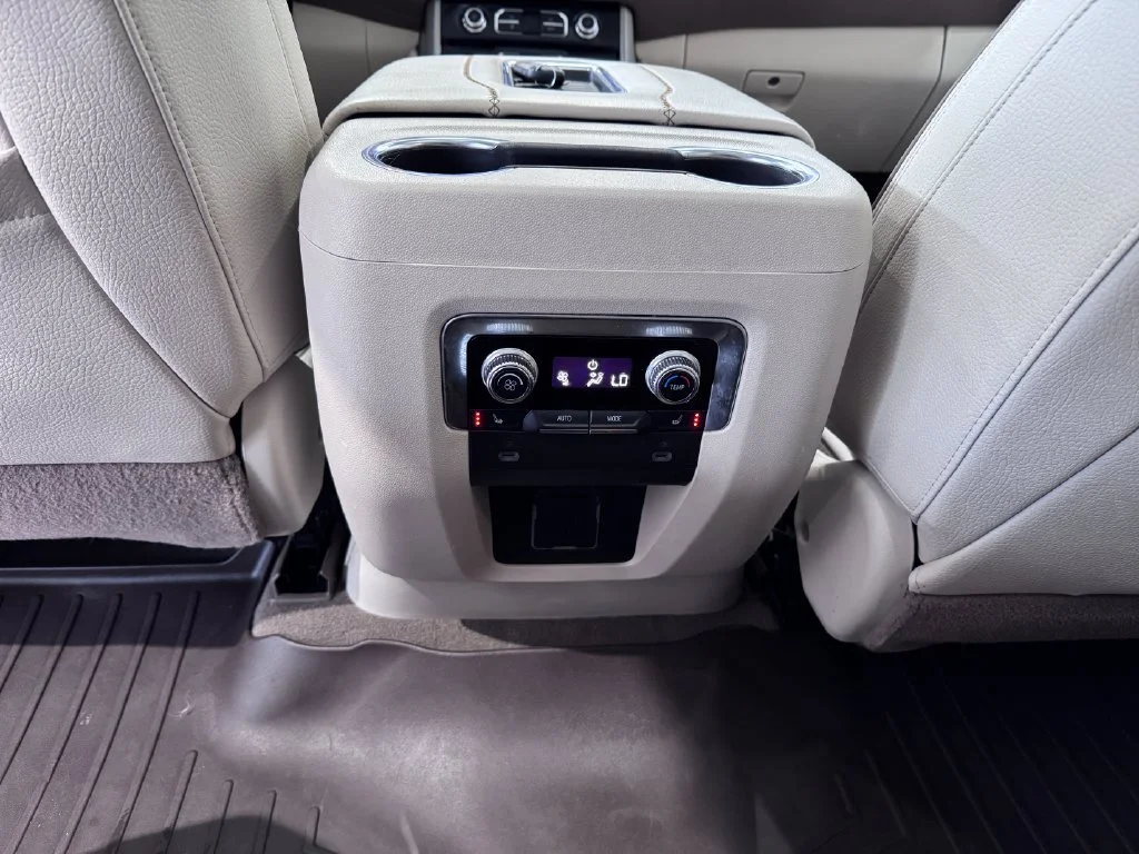 2021 GMC Yukon Denali - Photo 32