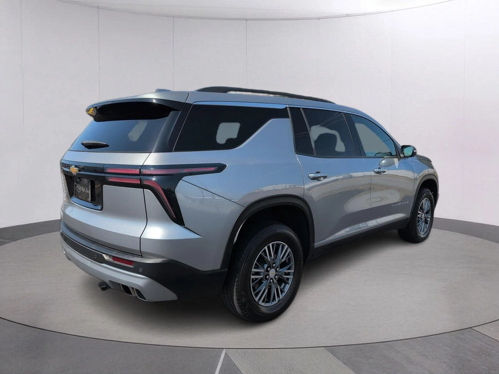 Used 2025 Sterling Gray Metallic Chevrolet LT image 7
