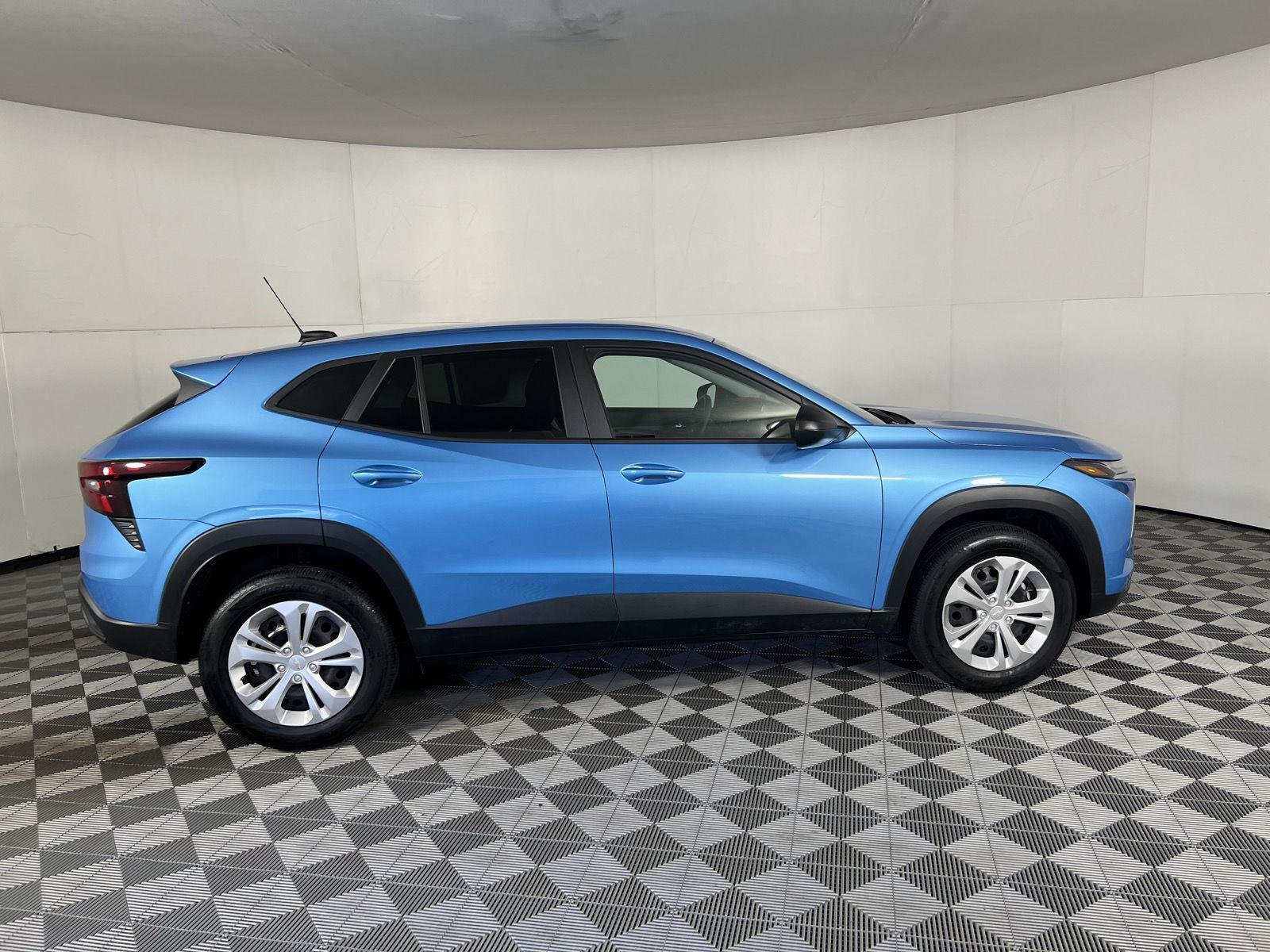 Used 2025 Marina Blue Metallic Chevrolet LS image 25