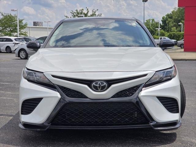 Certified Used 2022 MID BLK/WIND CHILL Toyota  image 10