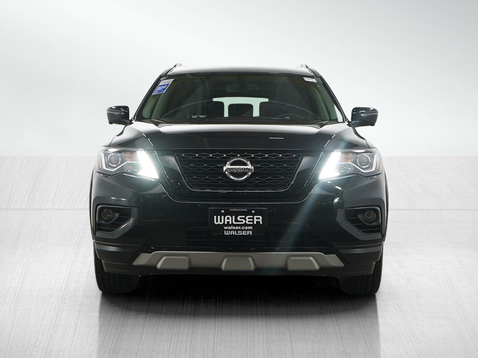 Used 2020 Nissan Pathfinder SL with VIN 5N1DR2CM5LC588266 for sale in Burnsville, Minnesota