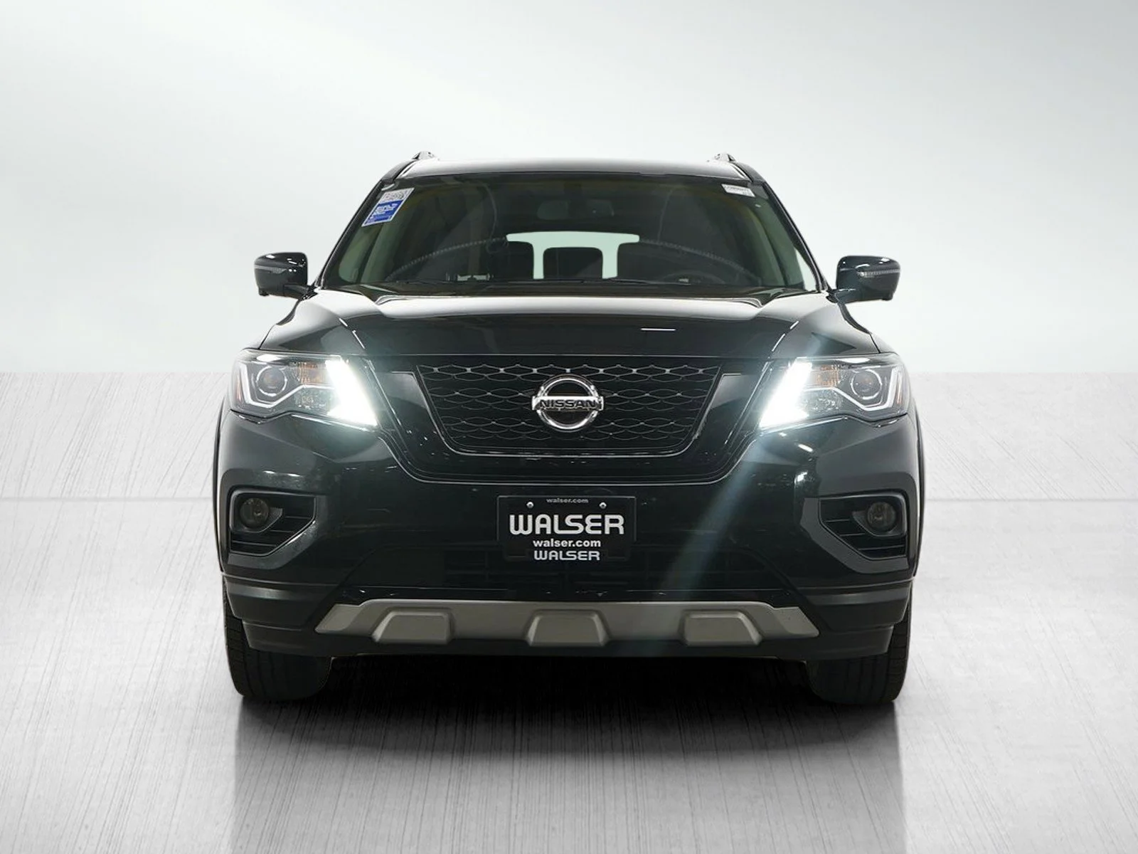 Used 2020 Nissan Pathfinder SL with VIN 5N1DR2CM5LC588266 for sale in Burnsville, Minnesota