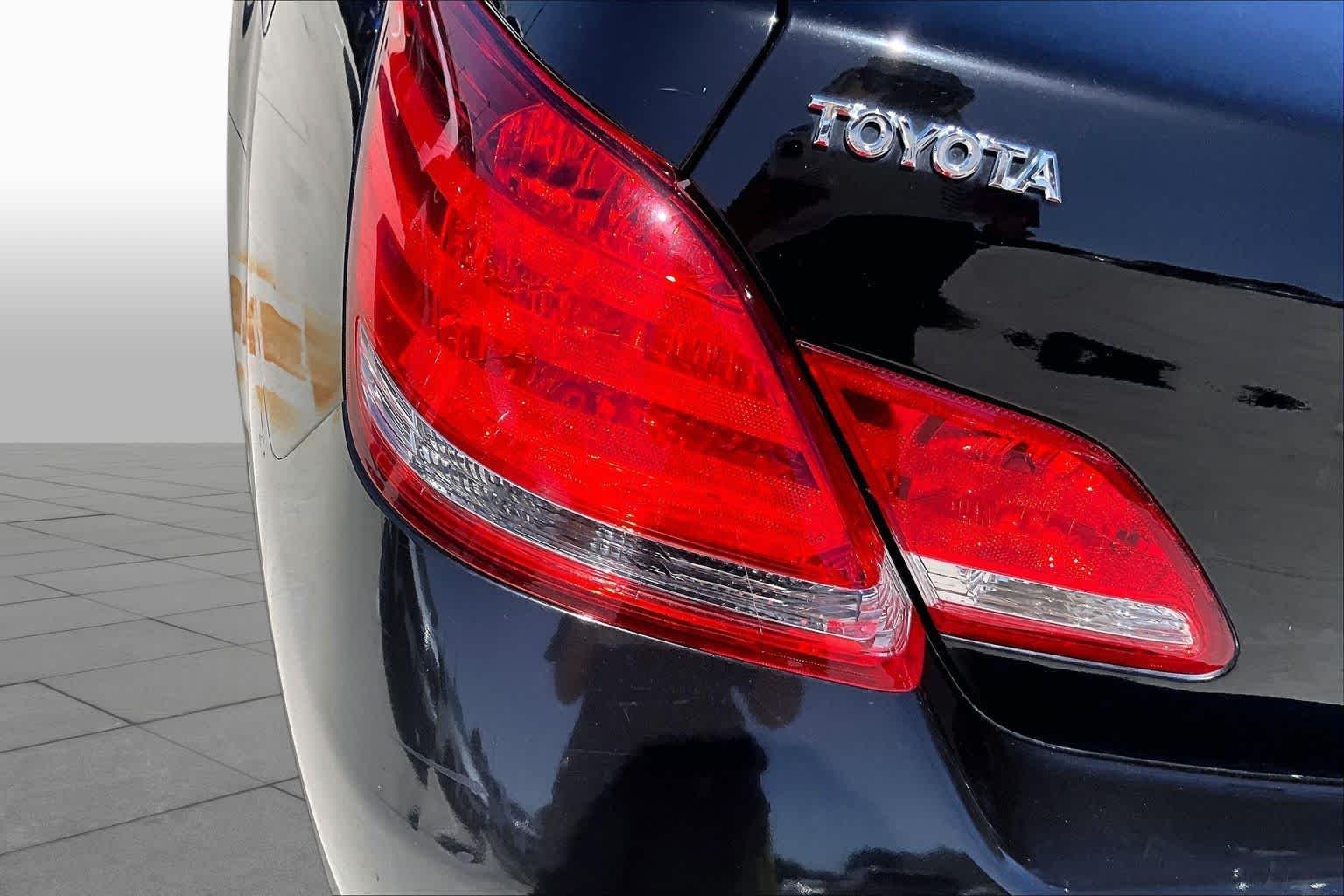 Used 2007 Black Toyota XLS image 24