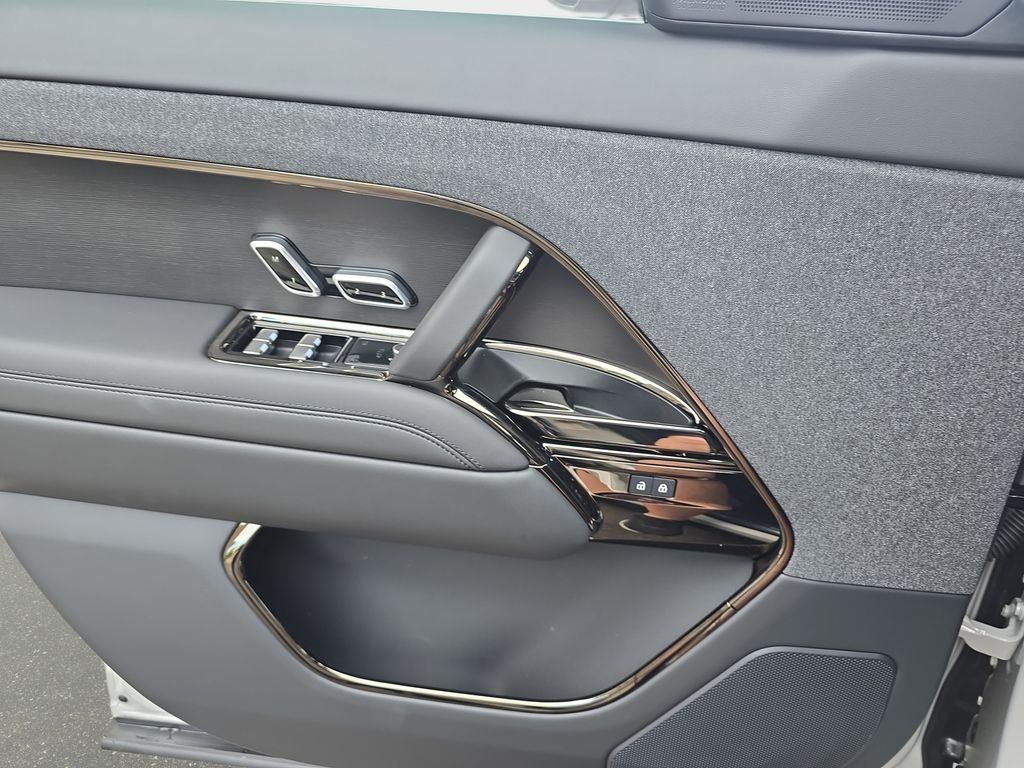 New 2027 Borasco Grey LAND ROVER Dynamic SE P400 image 19