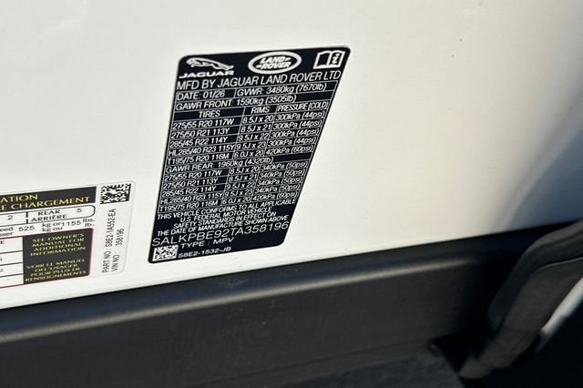 New 2026 Ostuni Pearl White Land Rover SE image 27