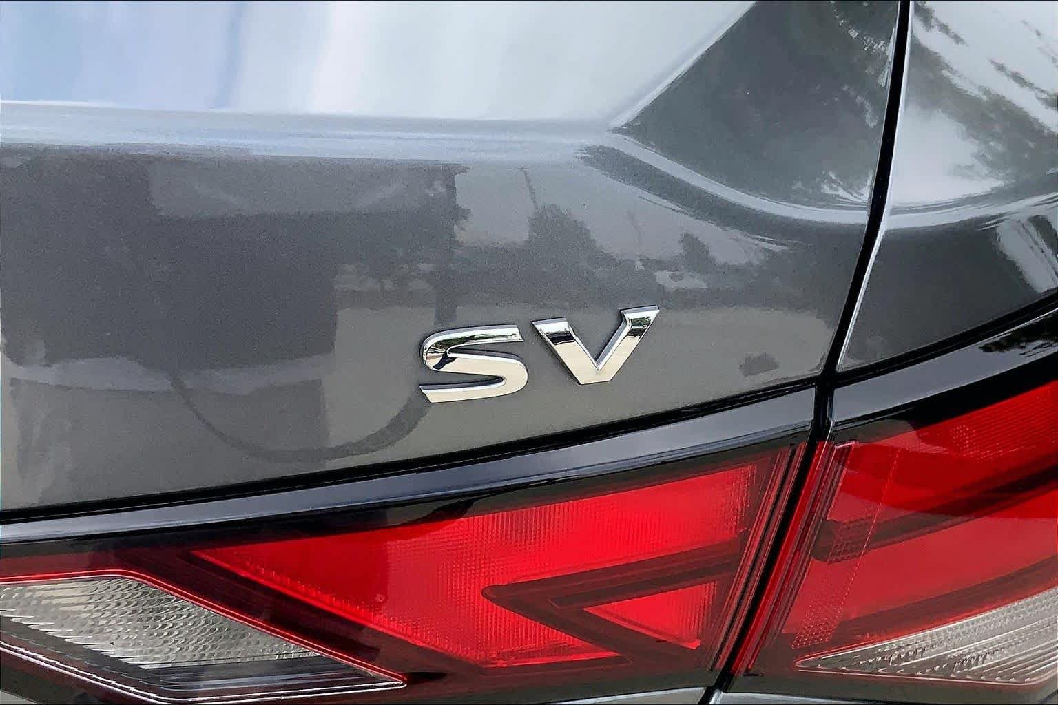 Used 2022 Gun Metallic Nissan SV image 10