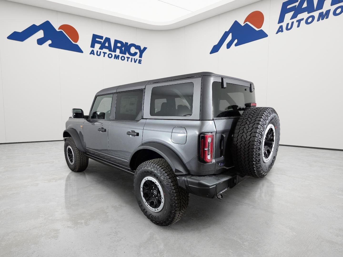 Used 2025 Carbonized Gray Metallic Ford Badlands image 3