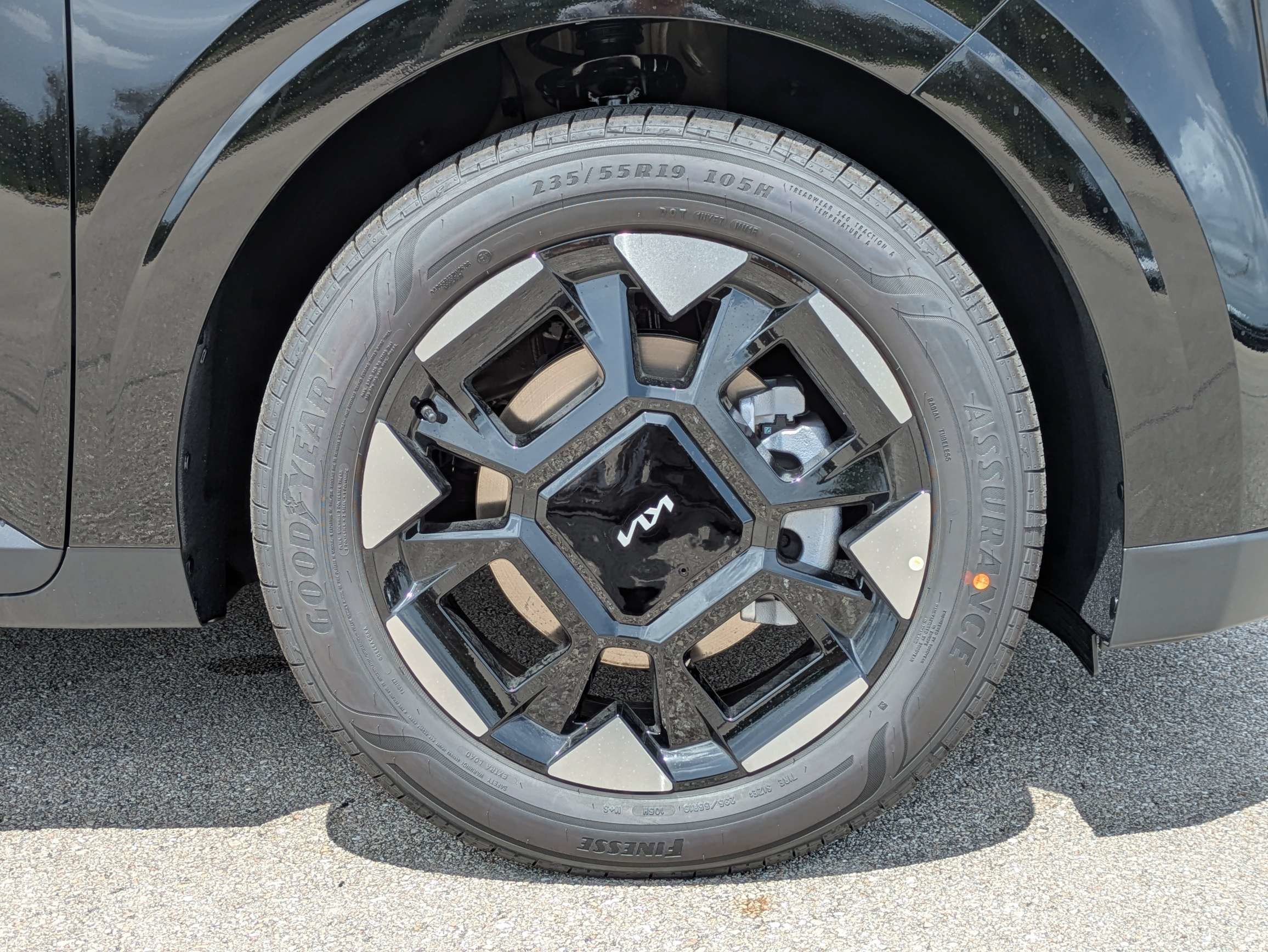 New 2026 Aurora Black Pearl Kia EX image 11