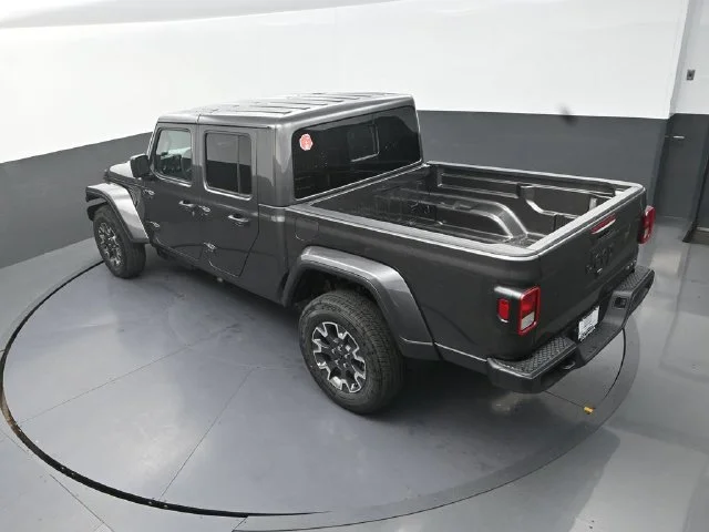 New 2026 Granite Crystal Metallic Clear-Coat Exterior Paint Jeep Sahara image 14