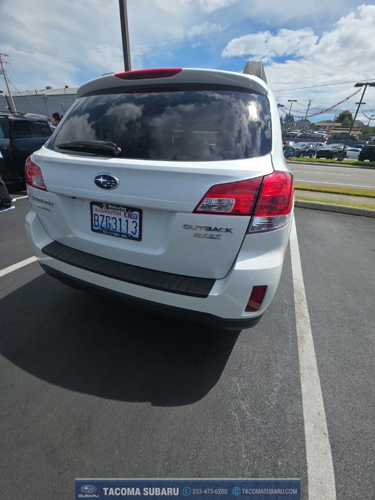 Used 2013 White Subaru 2.5i Premium image 2