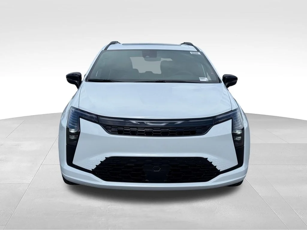 New 2027 Bright White Clear-Coat Exterior Paint Chrysler Limited image 25
