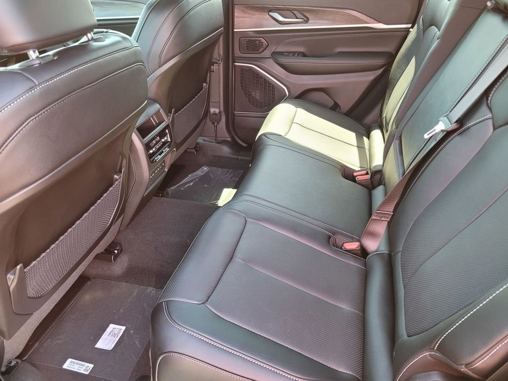 New 2026 Steel Blue Exterior Paint Jeep Limited Reserve image 6
