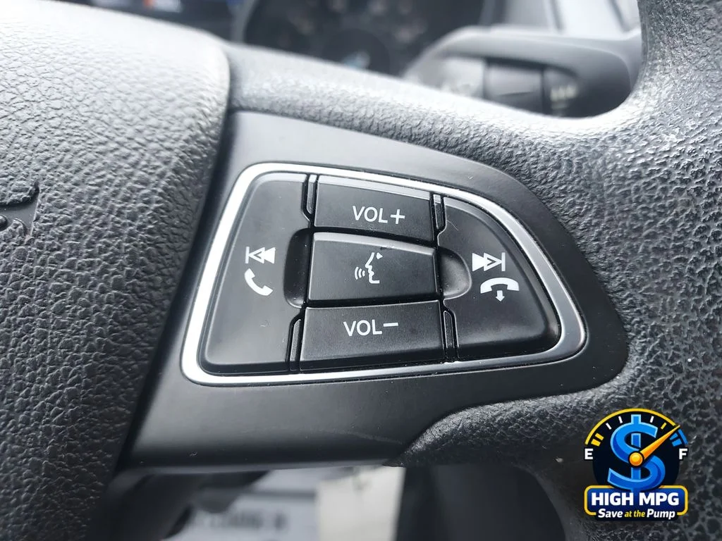 Used 2015 Silver Ford SE image 22