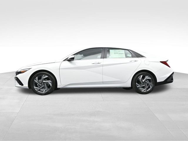Certified Used 2025 White Hyundai SEL Convenience image 34